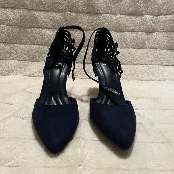 Blue Suede Heels - Size 7.5 - Picture 3 of 4